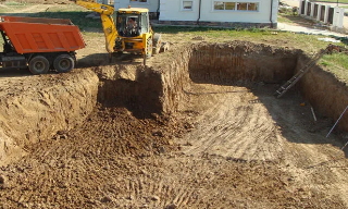 Рытье котлованов под фундамент в Сыктывкаре – цена от 2560 руб. за м3 | 2Землекопа-Скт