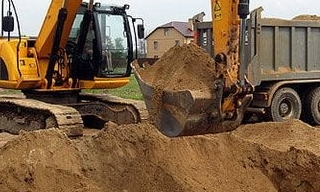 Выкопать яму экскаватором в Сыктывкаре от 922 руб. - 2Землекопа-Скт